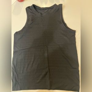 Lululemon Train to be tank